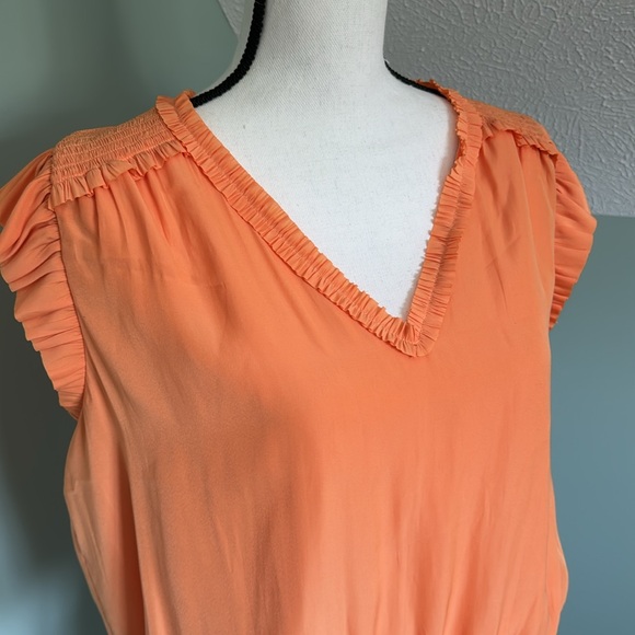 Evereve Brynlee Smocked Satin Top - Picture 8 of 14